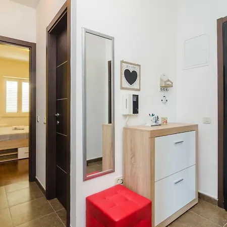 Anchor Apartment